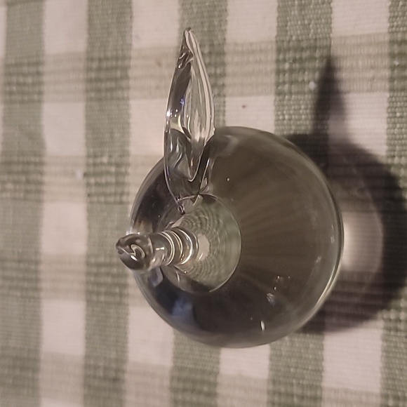 Clear glass apple paperweight glass art - Picture 2 of 7